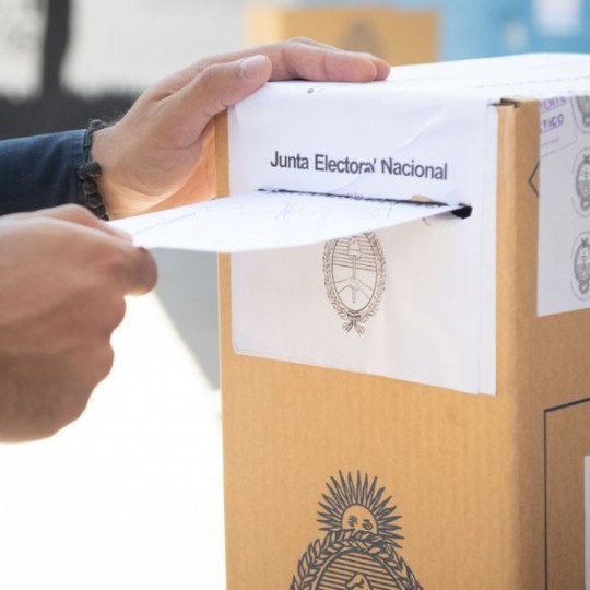 ​¿Mayo de 2027? El dilema constitucional y el tablero bonaerense ante un posible adelanto electoral 