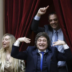 Milei analiza una reforma política para prohibir los frentes y complicar al peronismo