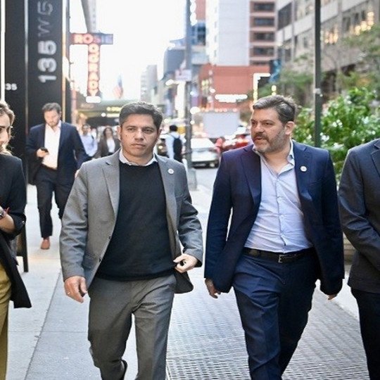 Kicillof supende su viaje a China y prioriza la visita del Papa León 