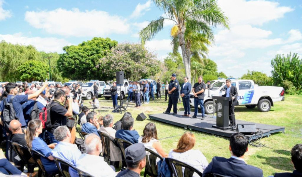 Kicillof entregó nuevos patrulleros para fortalecer la seguridad
