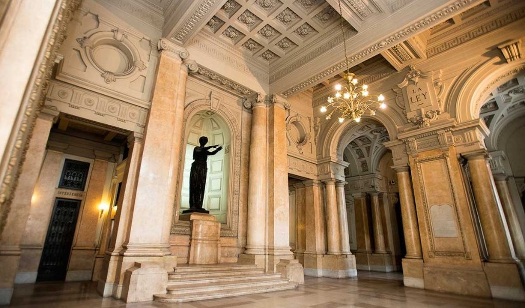 El Gobierno Nacional se blinda y sacude el tablero / Fuerte aumento a la Justicia y purga en organismos clave