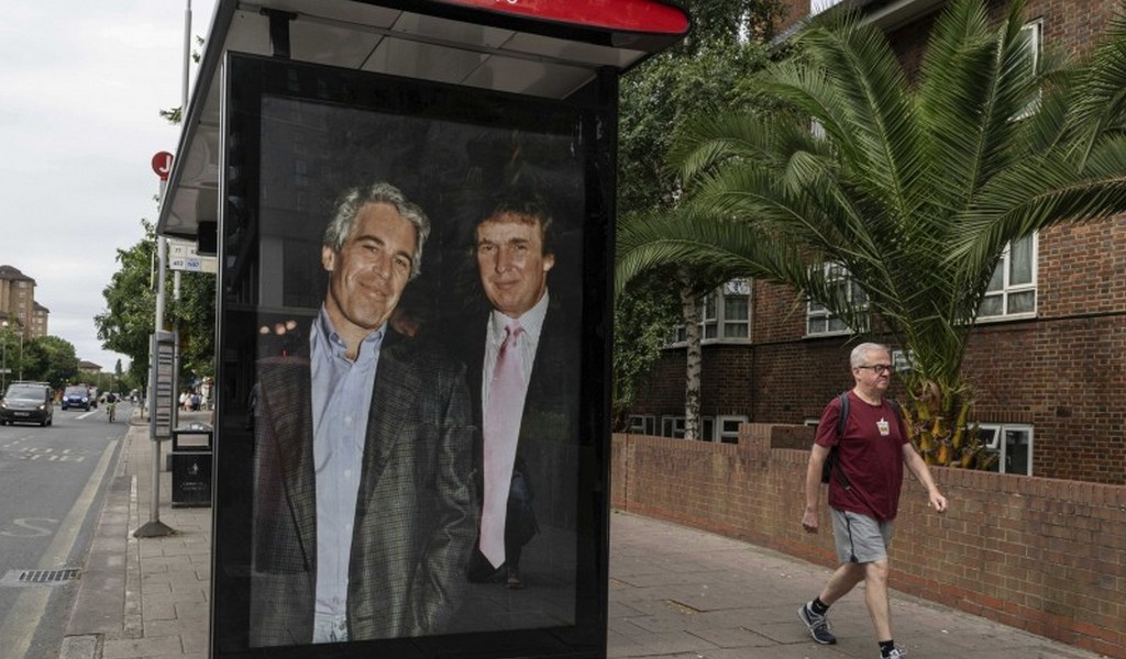 Escándalo Sexual / Trump viajó 8 veces en avión privado con el delincuente sexual Epstein