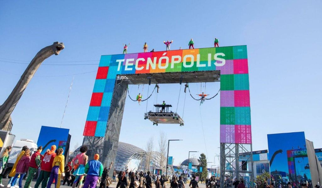 Tecnópolis / De Faro de la Soberanía Científica a Negocio del Espectáculo 