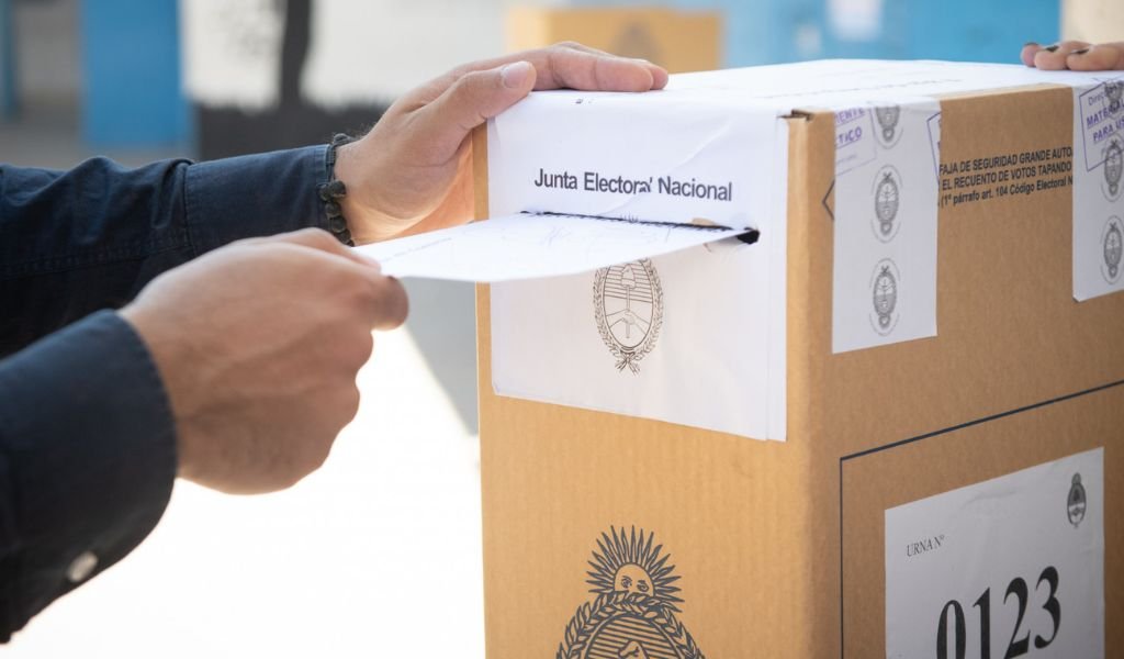 ​¿Mayo de 2027? El dilema constitucional y el tablero bonaerense ante un posible adelanto electoral 