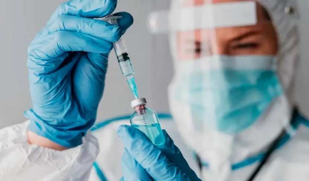 Salud / Podrían adelantar la campaña de vacunación para frenar el avance de la “supergripe” H3N2 en Argentina