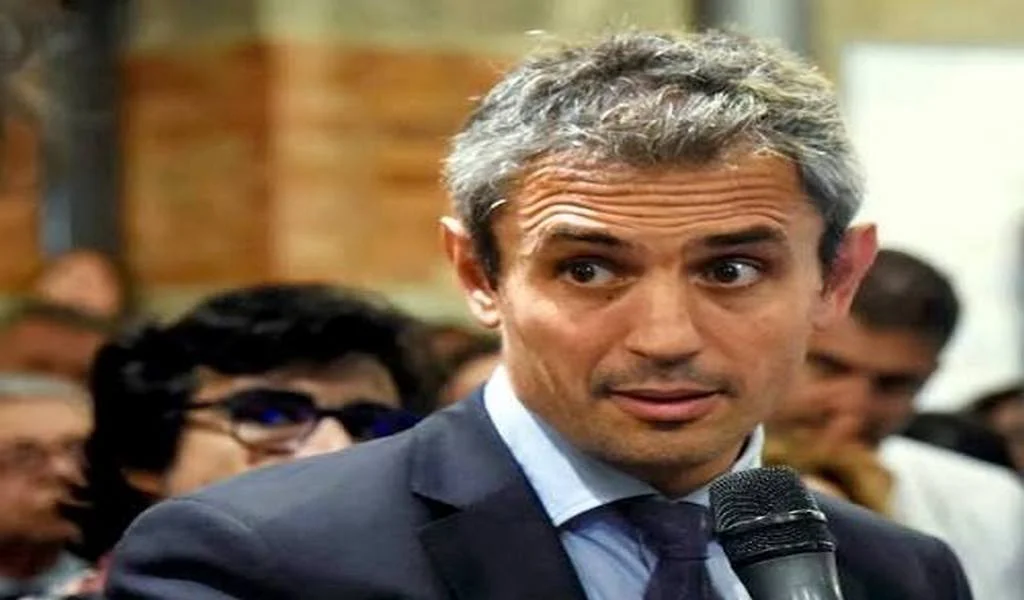 Menem mueve sus fichas para frenar la ofensiva opositora contra el endeudamiento y las billeteras virtuales