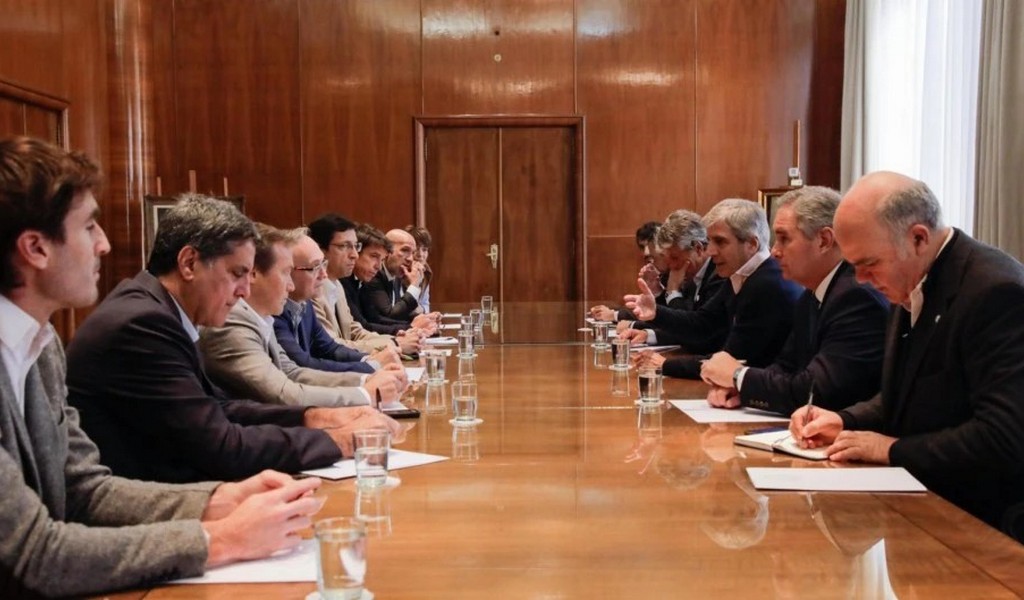 Pacto Caputo-cerealeras: "Diez tipos se llevaron 2.000 millones de dólares"