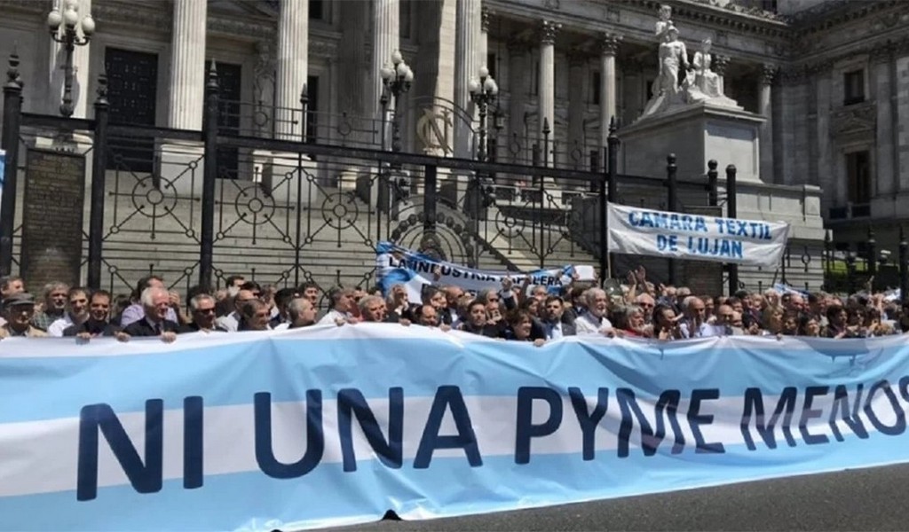 CRISIS INDUSTRIAL Y DE EMPLEO / una Cámara asegura que en 2026 cerrarán 30 mil PYMES argentinas